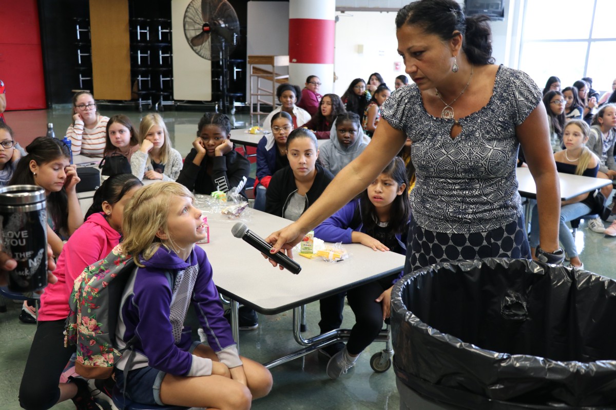 Heritage Middle School 6th Grade Students at Orientation Heritage Middle School NECSD